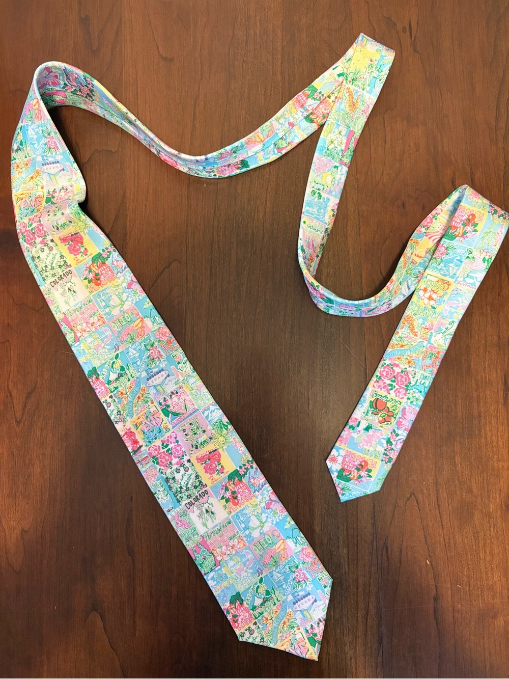 RARE Lilly Pulitzer Multicolored Tie Floral in the Pattern “State of Mind”